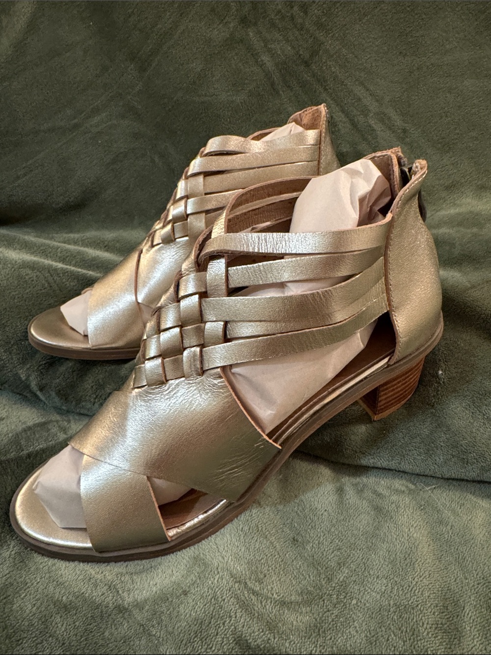 Sundance Metallic Taupe Woven-Strap Women’s Sandals - Picture 2 of 4
